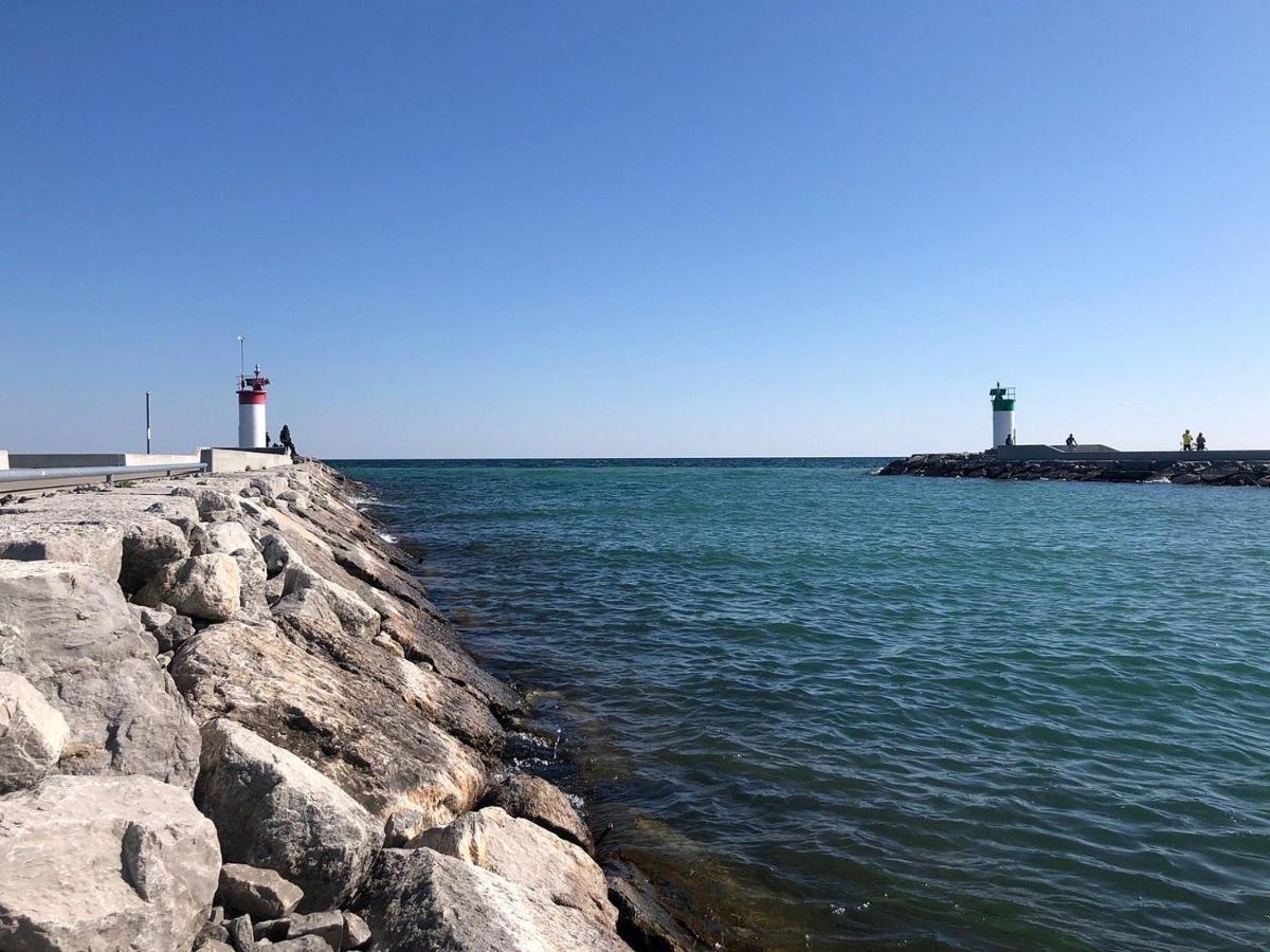 Comfy 2 Bedroom Near The Beach! Pickering Exterior foto